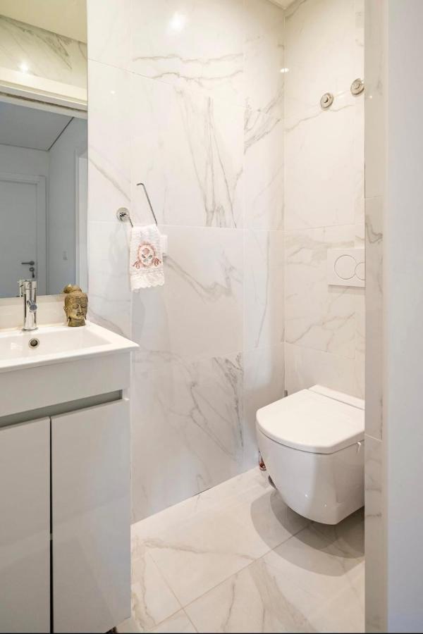 מונטיז'ו Modern Double Room With Private Balcony מראה חיצוני תמונה